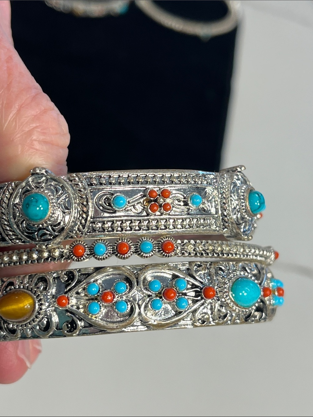 5 SilverTone Turquoise, Coral, Cat’s Eye Accent Bangle Bracelet Set. Faux stones - Picture 13 of 16